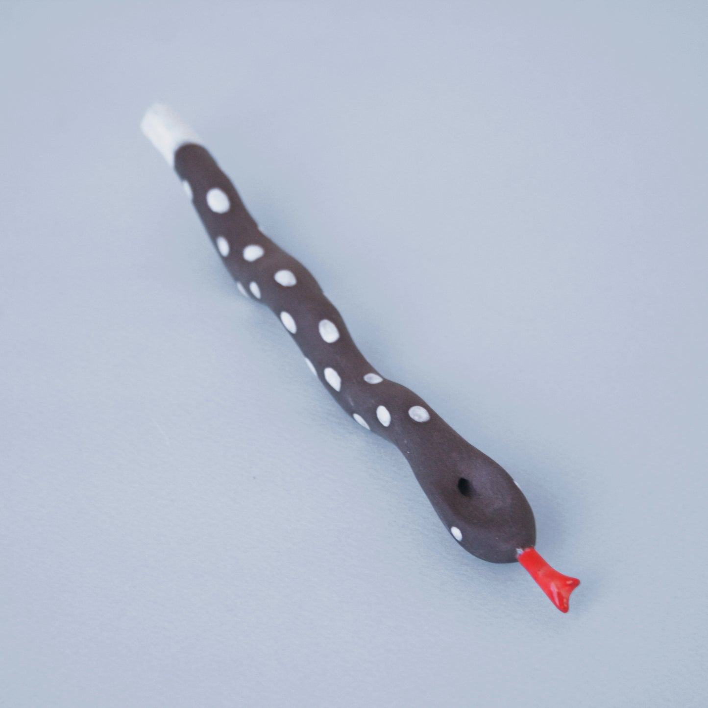SNAKE PIPE - BLACK PORCELAIN