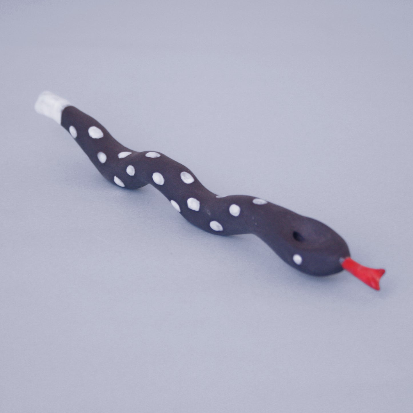 SNAKE PIPE - BLACK PORCELAIN