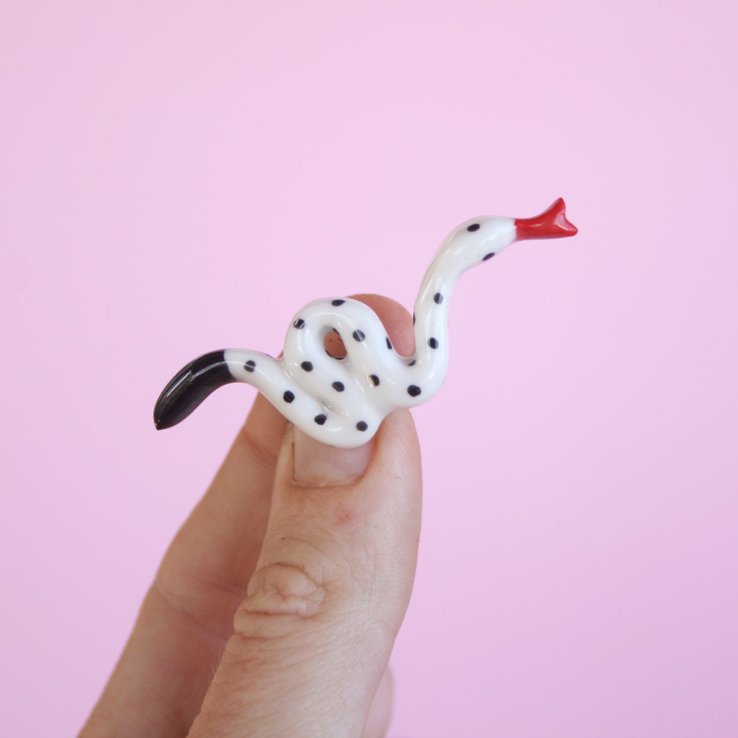 PORCELAIN BROOCHES MIX