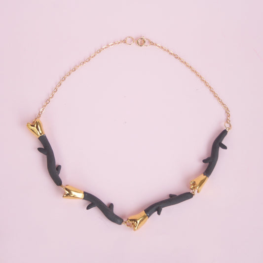 BLACK FLOWER CHOCKER NECKLACE