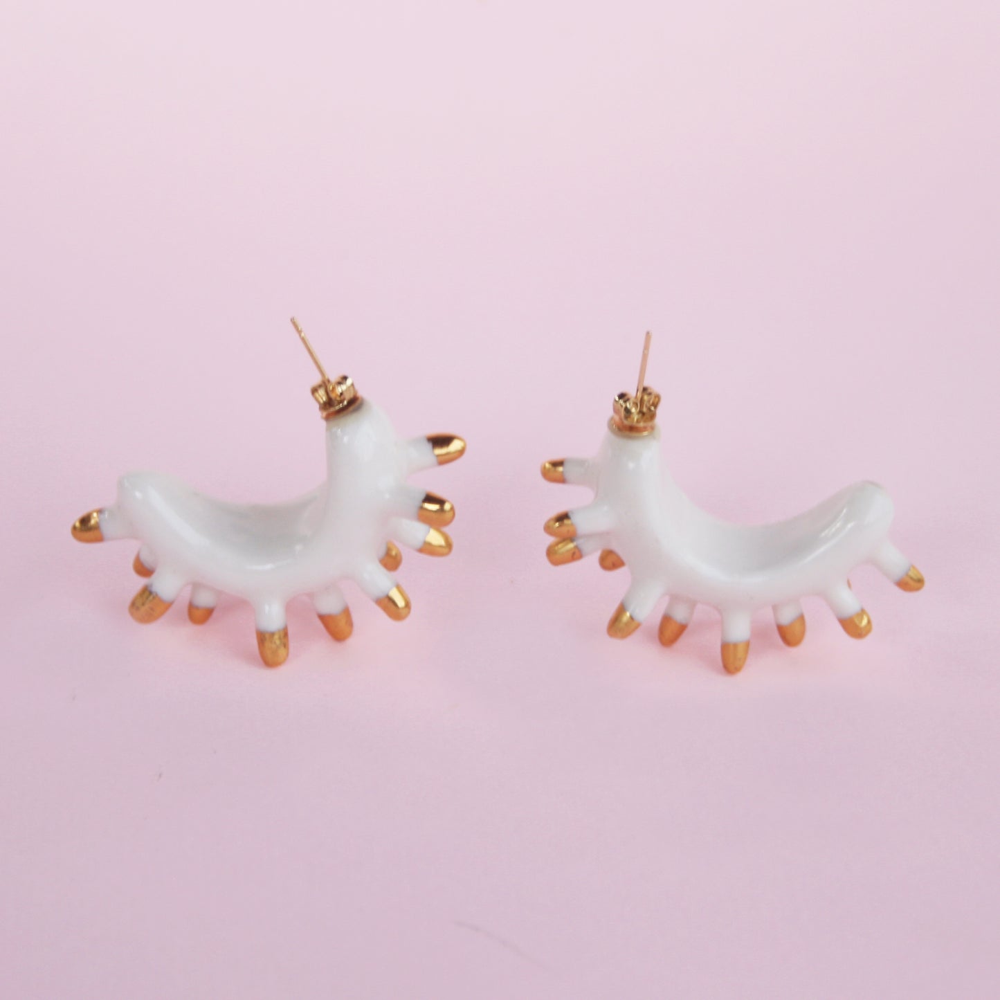 MAMUNA EARRINGS - WHITE AND GOLD