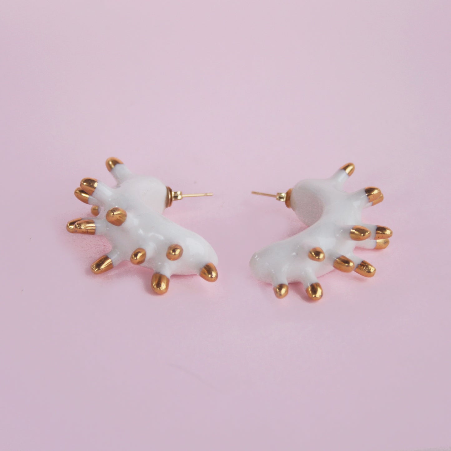 MAMUNA EARRINGS - WHITE AND GOLD