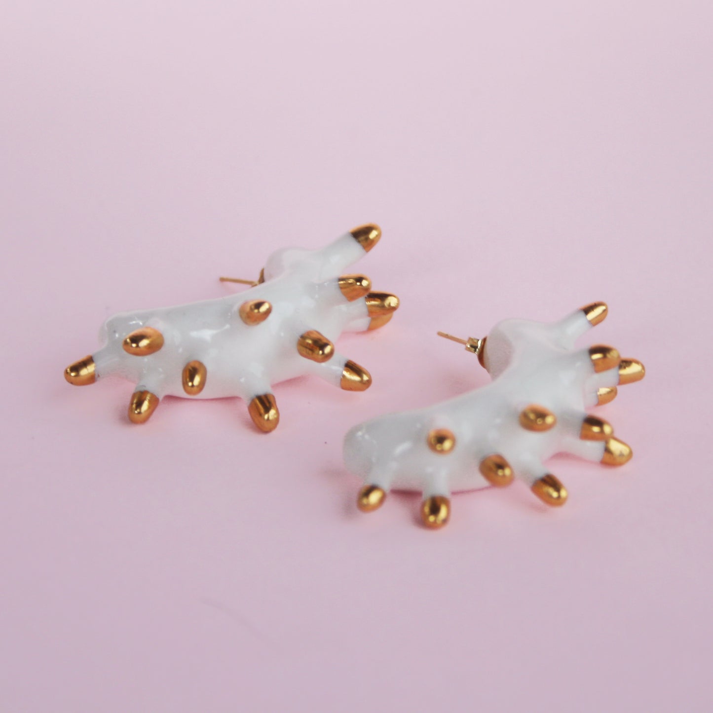 MAMUNA EARRINGS - WHITE AND GOLD
