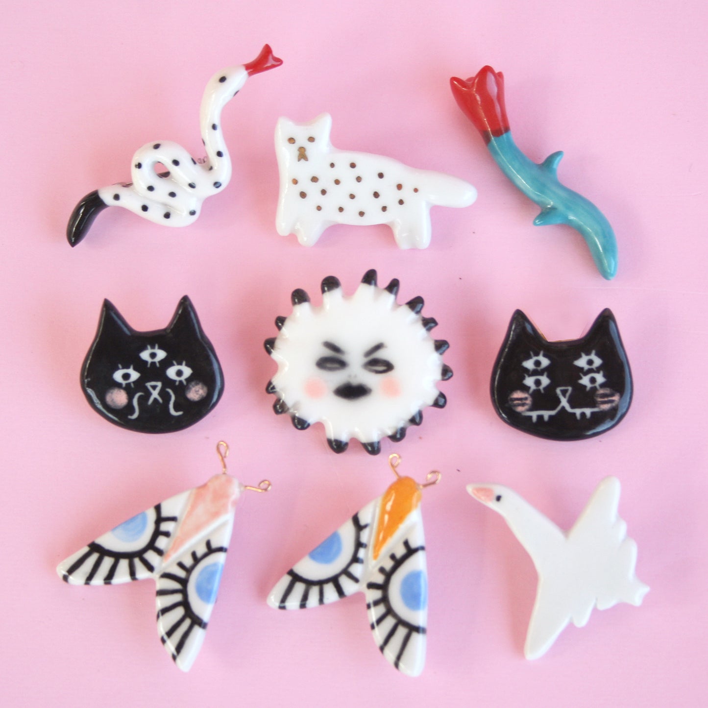 PORCELAIN BROOCHES MIX