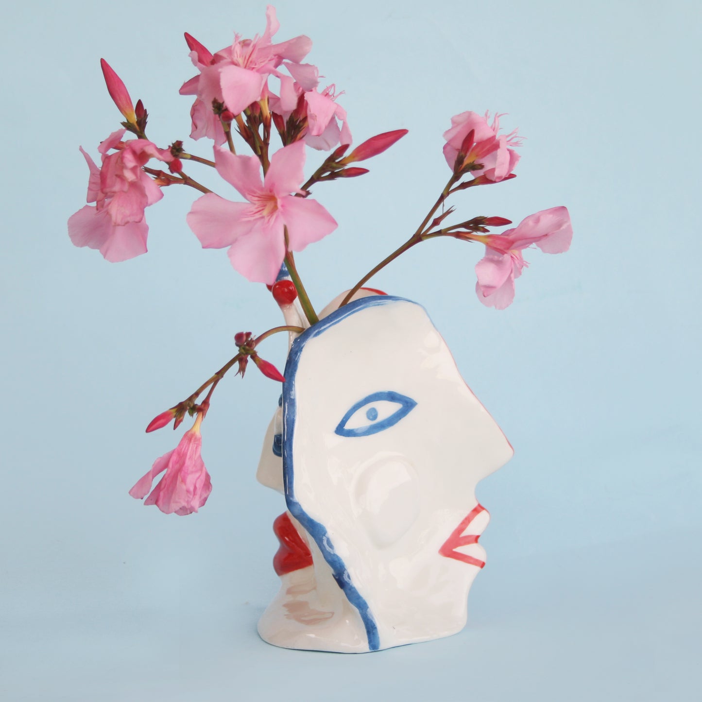 3 FACED CERAMIC FLOWER VASE