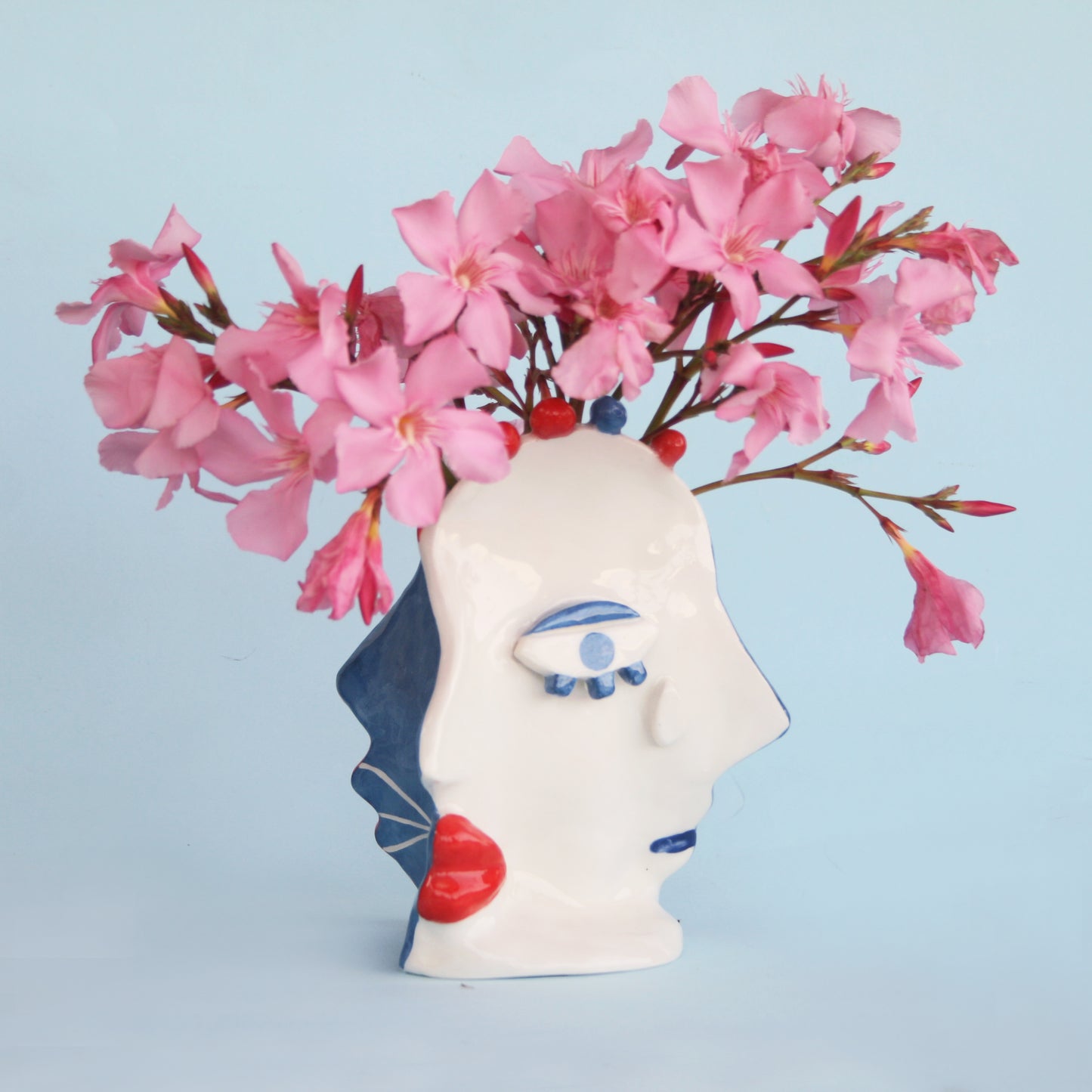 3 FACED CERAMIC FLOWER VASE