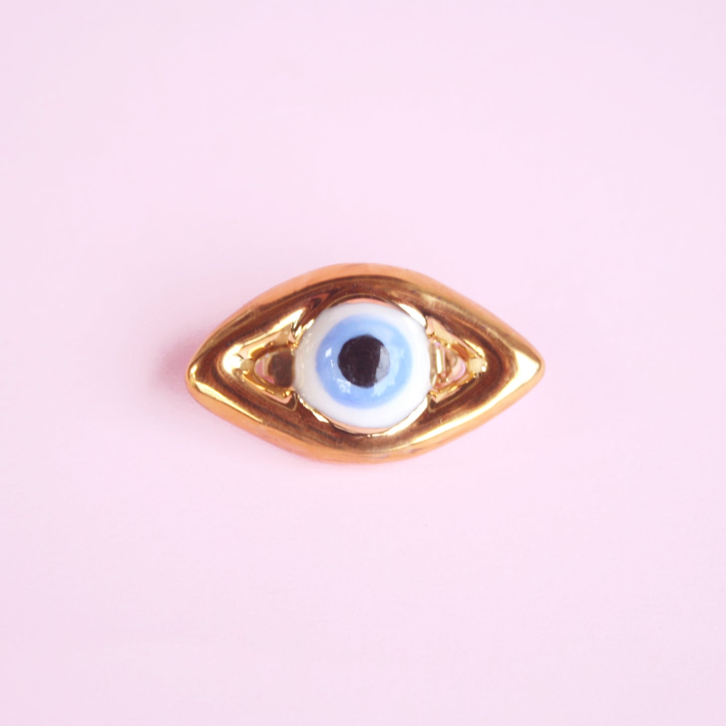 GOLDEN EYE - PORCELAIN BROOCH