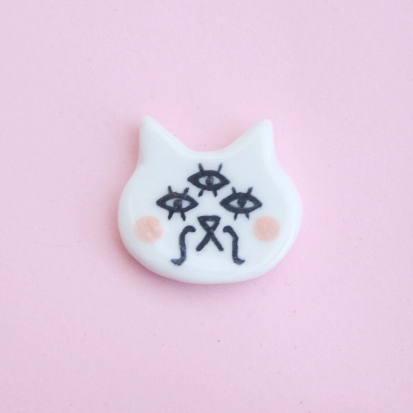 CAT PIN  / WHITE - PORCELAIN BROOCH