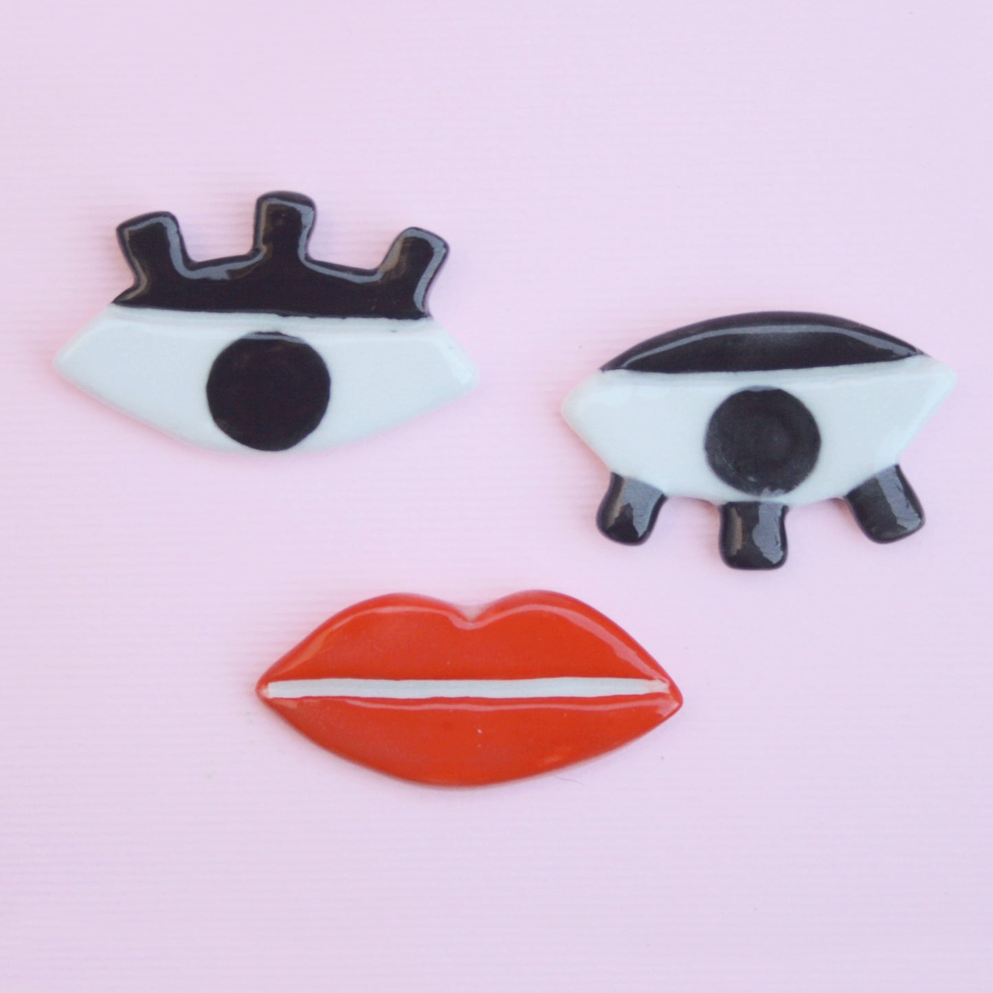 EYES AND LIPS PIN SET