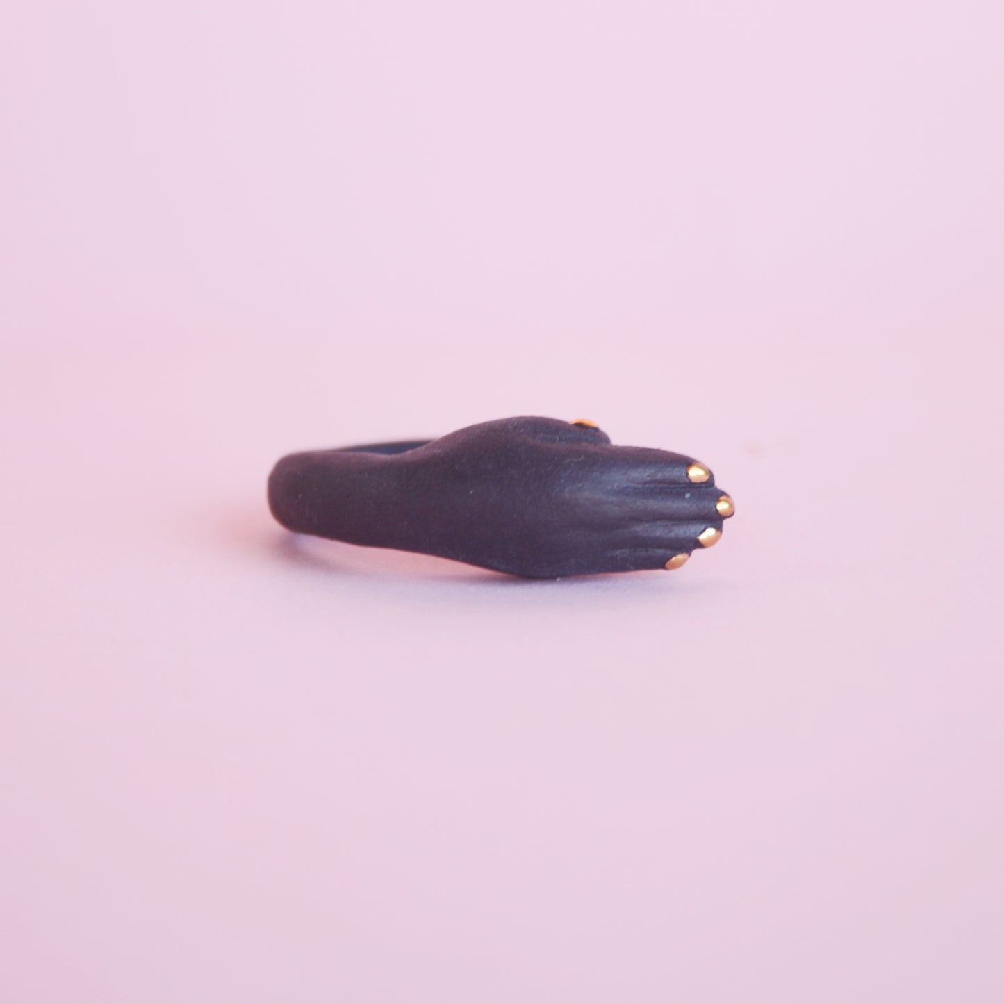 HAND - BLACK PORCELAIN RING