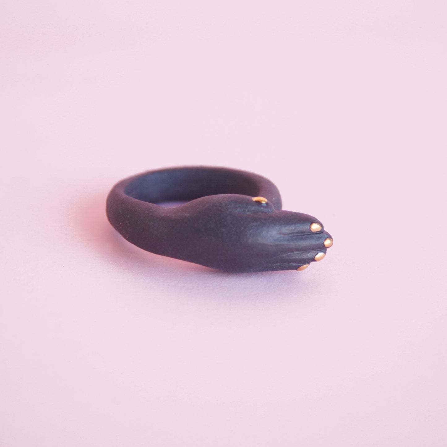 HAND - BLACK PORCELAIN RING