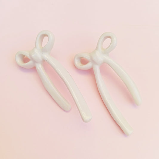 OVERSIZED BOW EARRINGS