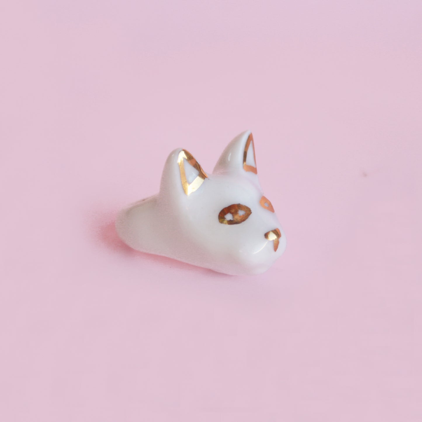 WHITE CAT RING