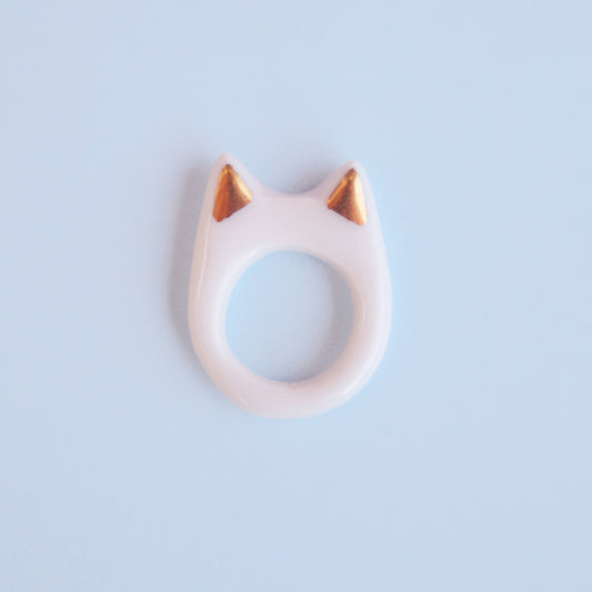 CAT RING / WHITE PORCELAIN