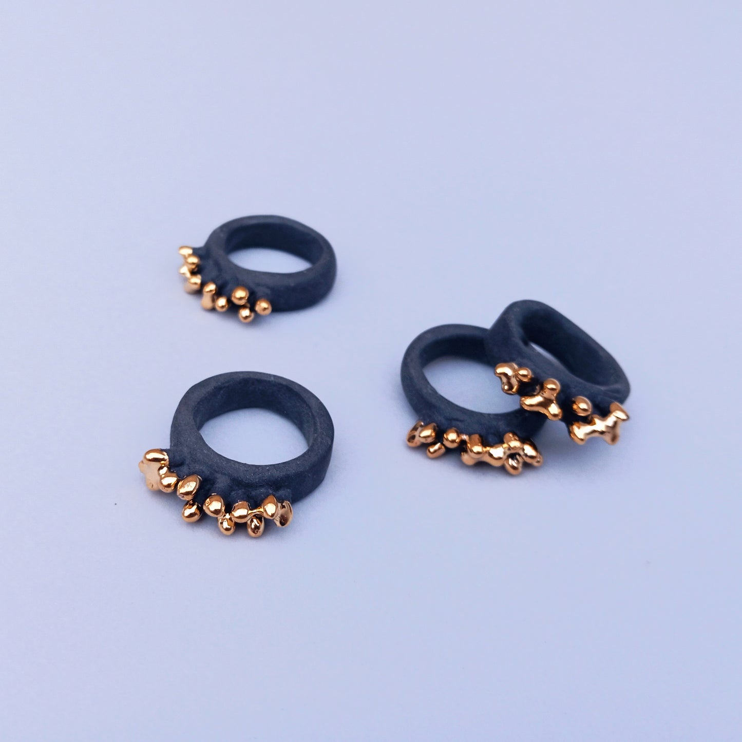 MAMUNA - BLACK PORCELAIN RING