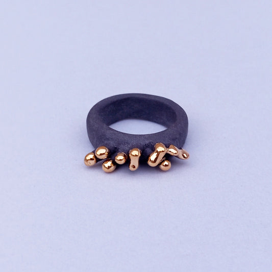 MAMUNA - BLACK PORCELAIN RING