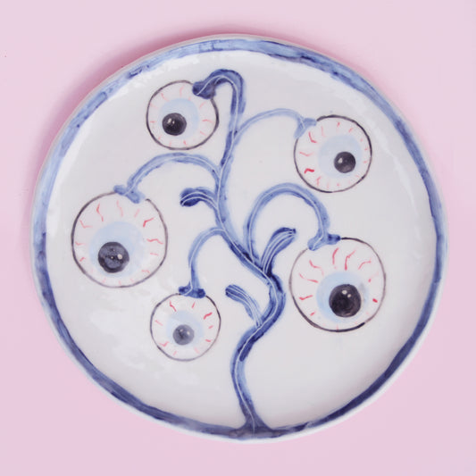 PLATE WITH EYEBALL FLOWER