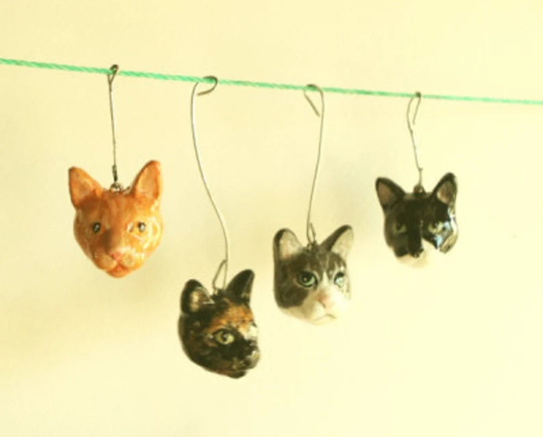 PET PORTRAIT NECKLACE / Custom Dog or Cat Pendat